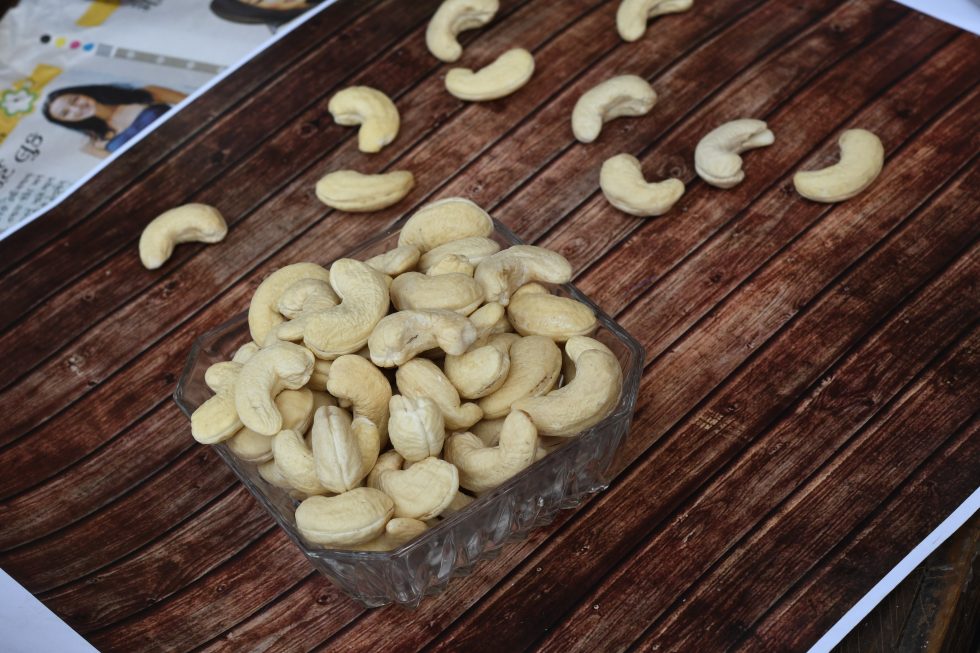 cashew-nuts-Kaju-W300